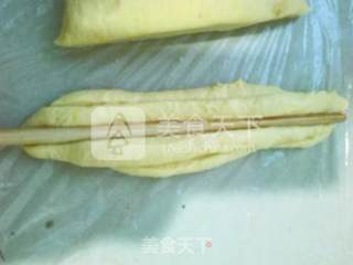 自制健康南瓜油条的做法步骤：10