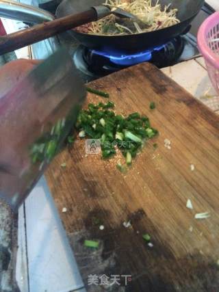 牛肉炒豆芽的做法步骤：8