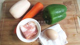 胡萝卜藕饼----诱人食欲的早餐饼的做法步骤：1