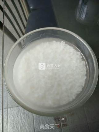 腊味煲仔饭的做法步骤：1