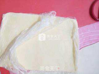 烤肠酥皮卷（附酥皮制作过程）的做法步骤：5