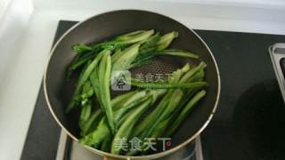 豆豉鲮鱼油麦菜的做法步骤：3