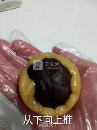 广式豆沙蛋黄月饼的做法步骤：22