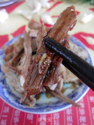 手撕猪腿肉的做法步骤：6