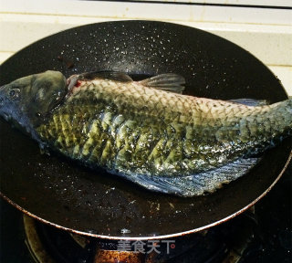 雷公根鲫鱼汤的做法步骤：1
