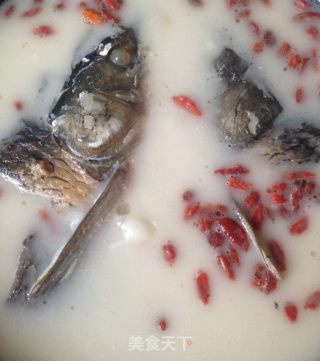 枸杞鱼头汤的做法步骤：6