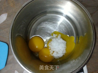 无油牛奶戚风蛋糕的做法步骤：3