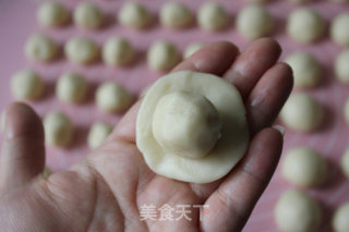 豆沙蛋黄酥的做法步骤：13