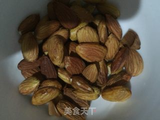 杏仁花生牛轧糖的做法步骤：1