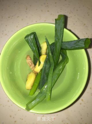 炸鸡排的做法步骤：1