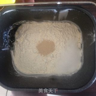 花朵面包的做法步骤：2