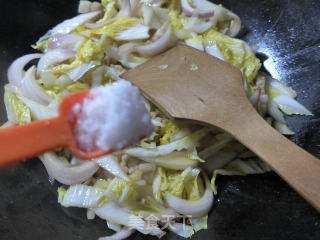 猪肉洋葱炒娃娃菜的做法步骤：7