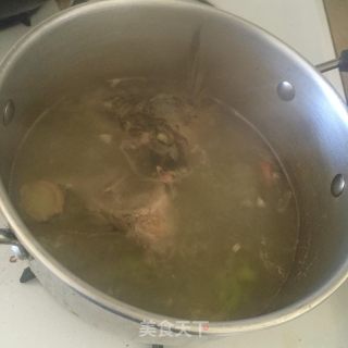 鲜美鱼头冬瓜汤的做法步骤：3
