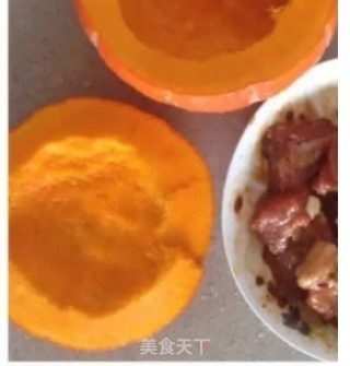 南瓜蒸排骨的做法步骤：2