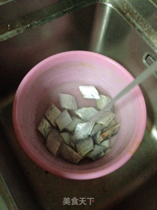 香煎带鱼的做法步骤：1