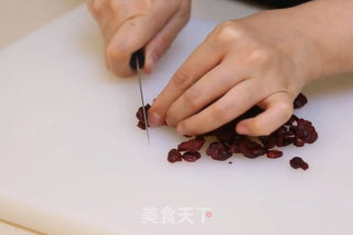 快手又美味的蔓越莓淡奶油司康的做法步骤：4