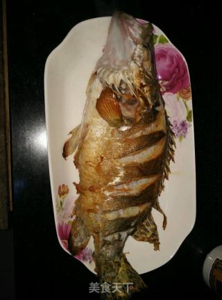 红烧鲑鱼的做法步骤：4