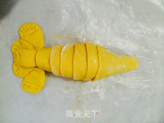 豆沙馅龙虾面包的做法步骤：12