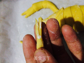 豆沙馅龙虾面包的做法步骤：16