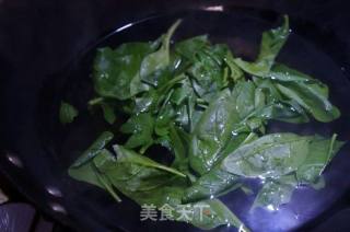 菠菜吐司的做法步骤：1