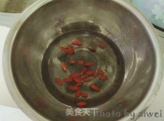 竹荪煲鸡汤的做法步骤：11