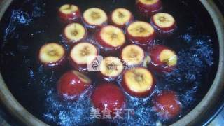 冰糖山楂雪梨杂果汤的做法步骤：3