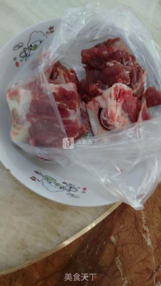 沙参山药炖猪骨汤的做法步骤：2