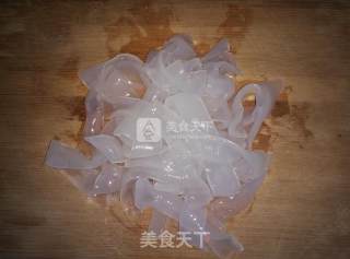 五彩拉皮的做法步骤：1