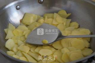 干锅土豆片的做法步骤：4