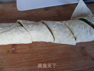 酥炸小河虾卷饼的做法步骤：16