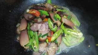 青椒炒腊肉的做法步骤：7
