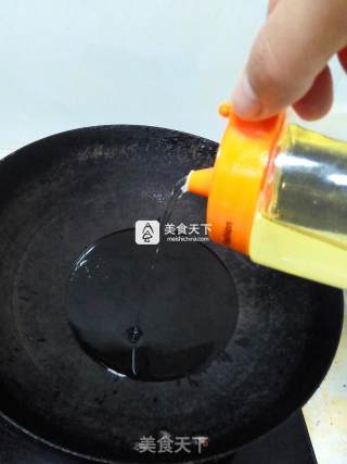 虫草鸡丝鱼丸炒面的做法步骤：5