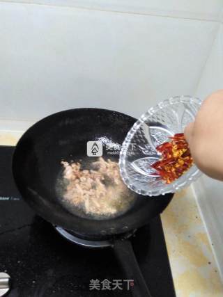 虫草鸡丝鱼丸炒面的做法步骤：7