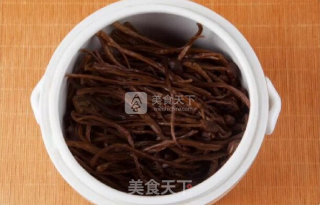 蛏干排骨炖菌菇汤的做法步骤：4