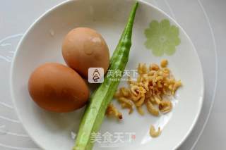 金钩秋葵蒸蛋羹的做法步骤：1