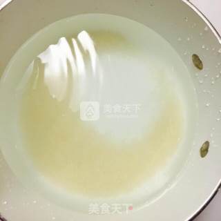 香香皮蛋猪肉条粥的做法步骤：1