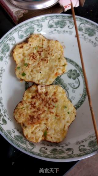米饭蛋花饼的做法步骤：4