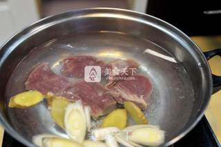 德普烤箱食谱：肉松的做法步骤：1