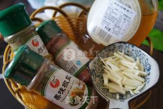糖姜蒜香虾的做法步骤：1