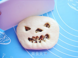 万圣节南瓜面包的做法步骤：17