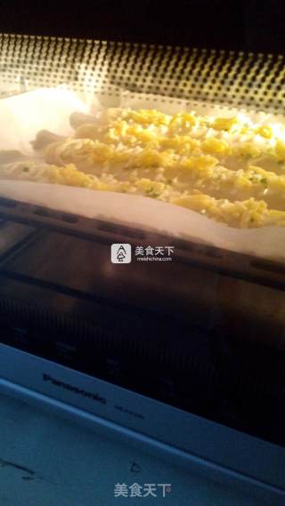 香葱沙拉夹心面包的做法步骤：23