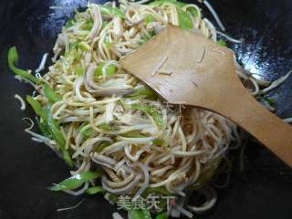 合菜炒面的做法步骤：8