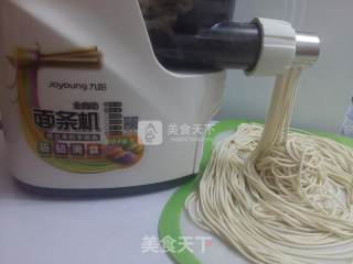 葱香腐乳面的做法步骤：1