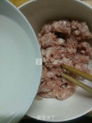 蛋饺的做法步骤：2
