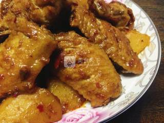麻辣味的土豆炖鸡翅，很耙糯~的做法步骤：14