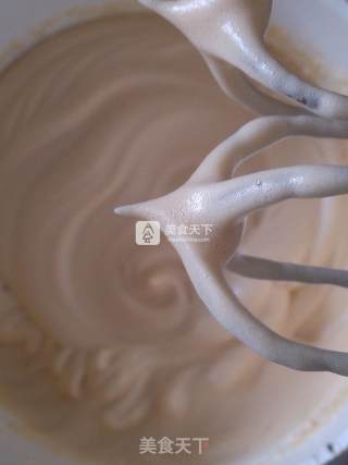 红糖戚风的做法步骤：8