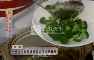 【桃李厨艺】色泽酱红、汤汁浓稠的淮扬菜，你会做吗？其实挺简单的，不信你看！的做法步骤：5