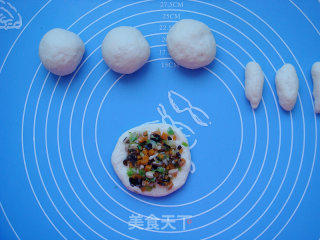 小蘑菇蔬菜面包的做法步骤：11