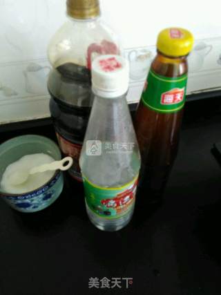 酱油鸡的做法步骤：1