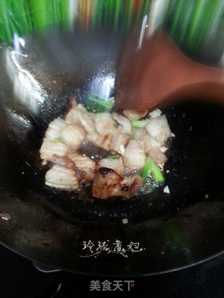 五花肉炒尖椒花菜的做法步骤：4